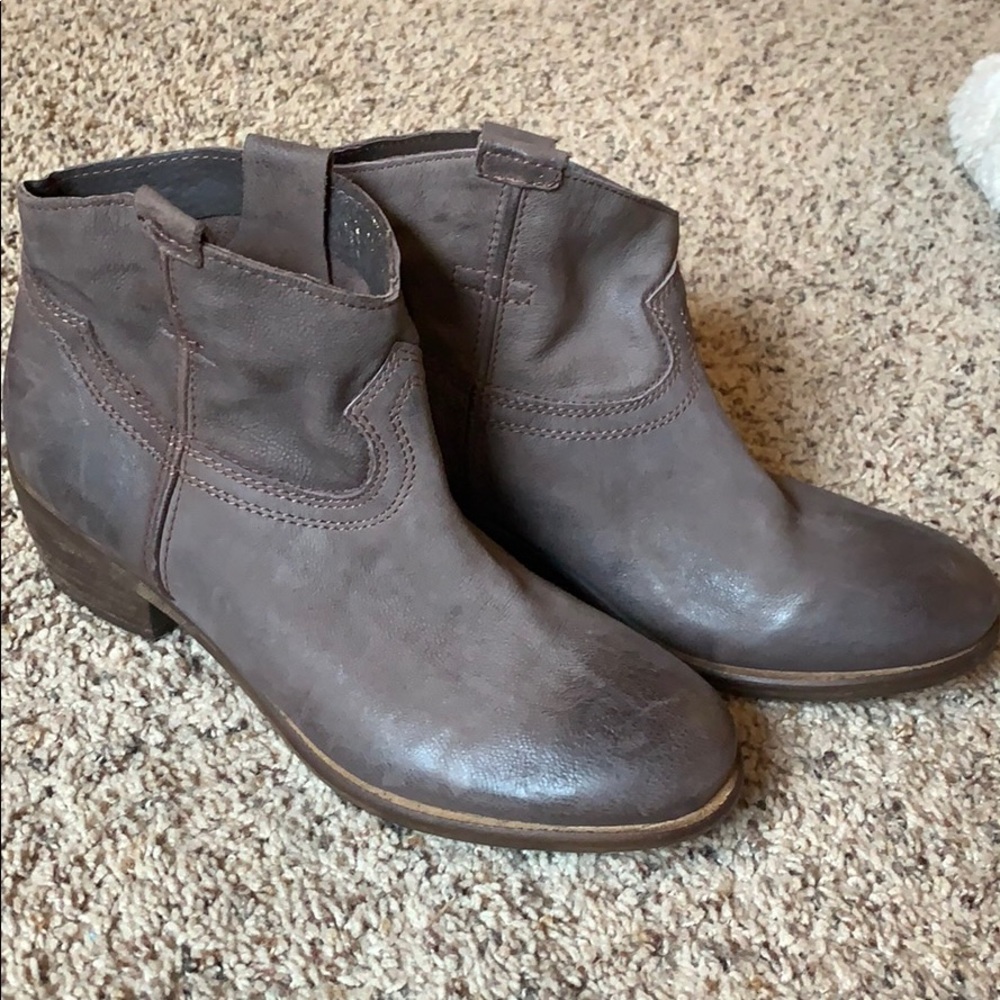 Diba True Moon River Bootie Siza 7 1/2